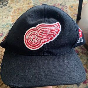 VINTAGE RED WINGS HAT